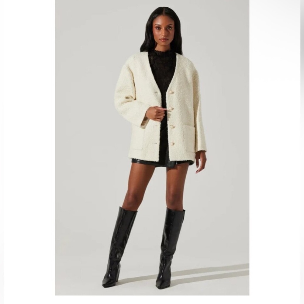 ASTR Maidy Tweed Boucle Textured Blazer Coat in Cream Revolve size small $240